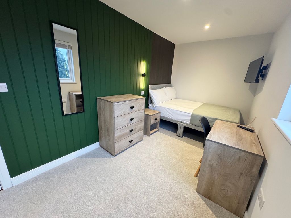 Property photo 1 of 13 Image