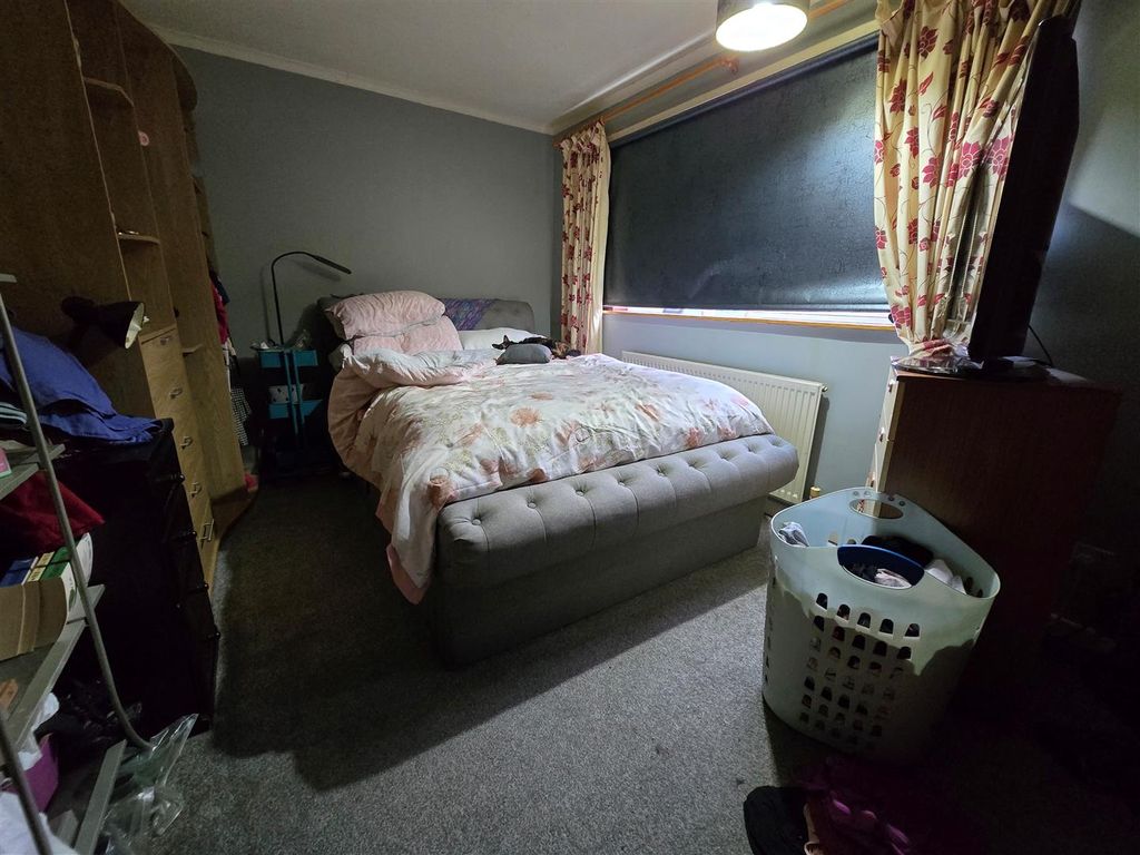 Property photo 3 of 5 Bedroom 1