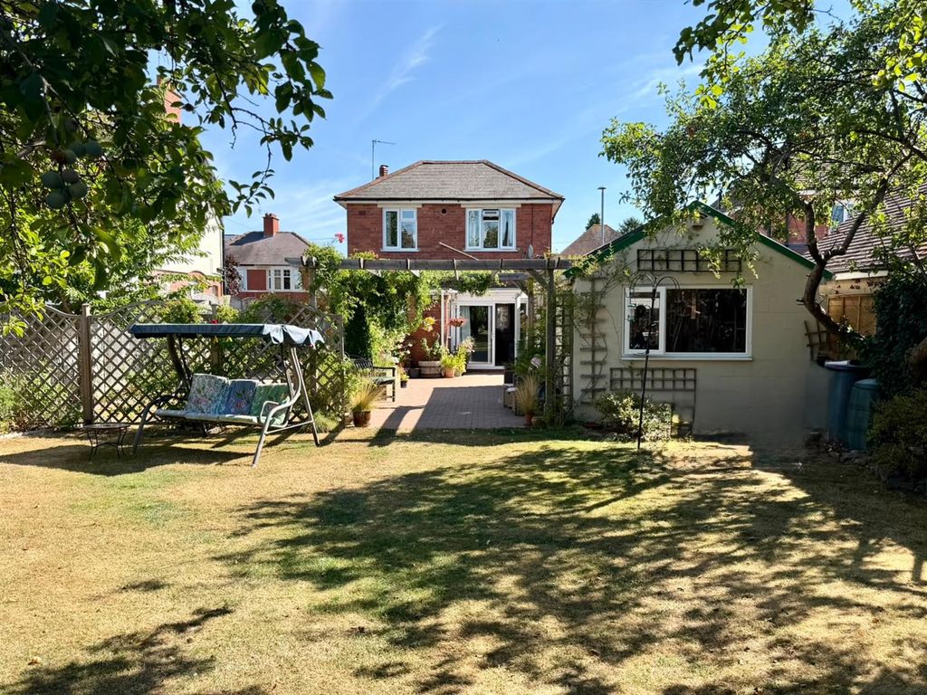 Property photo 2 of 20