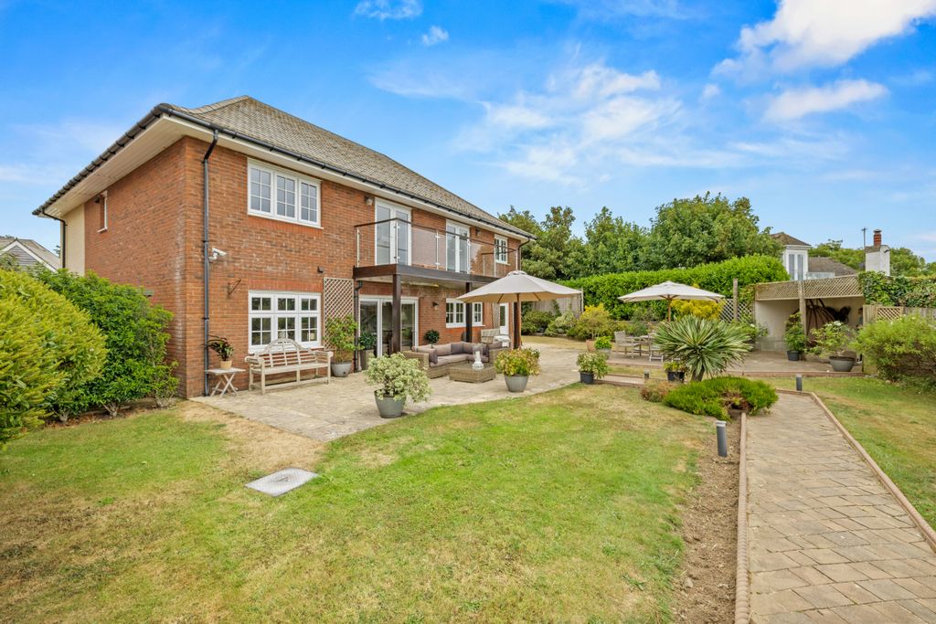 Property photo 3 of 48