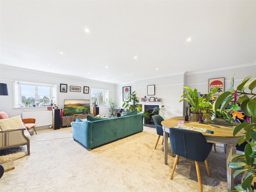 Property photo 2 of 9 Picture No. 13