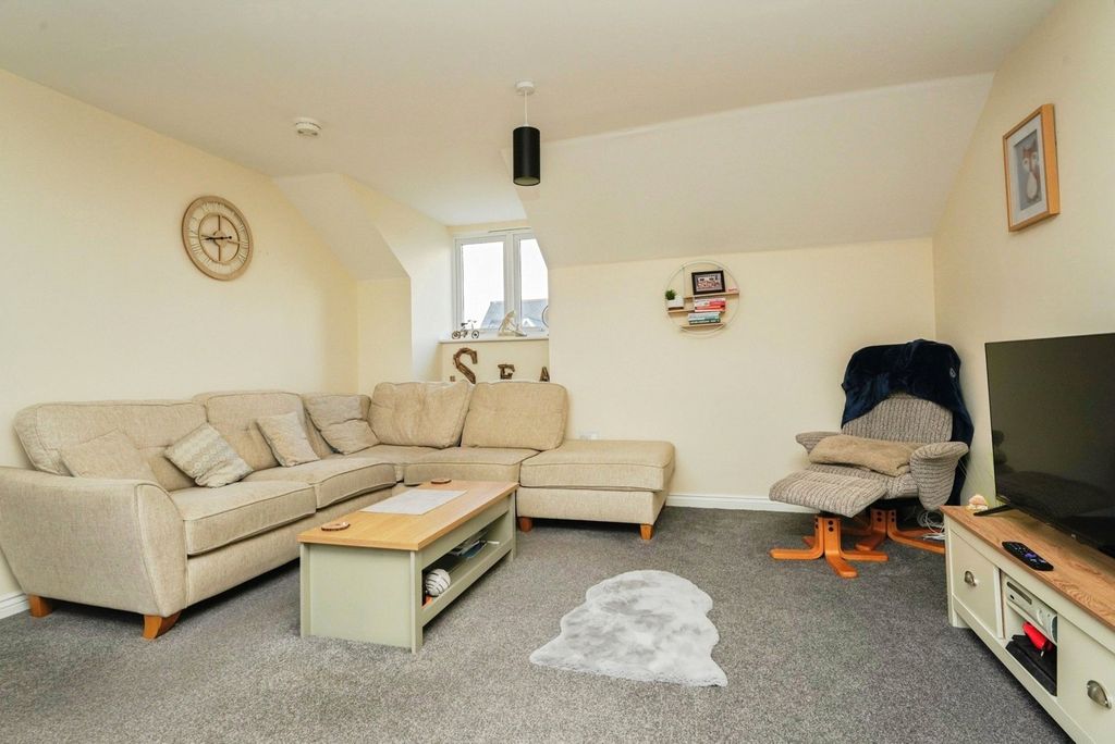 Property photo 3 of 10 Photo