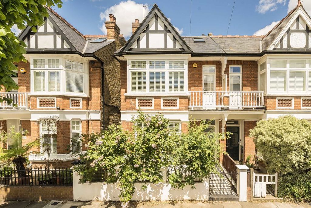 Property photo 1 of 8
