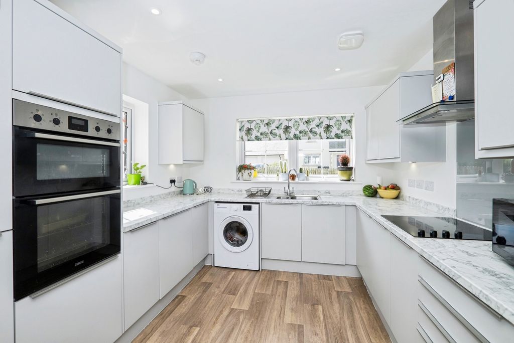 Property photo 2 of 16 Pbox-Img.Jpg