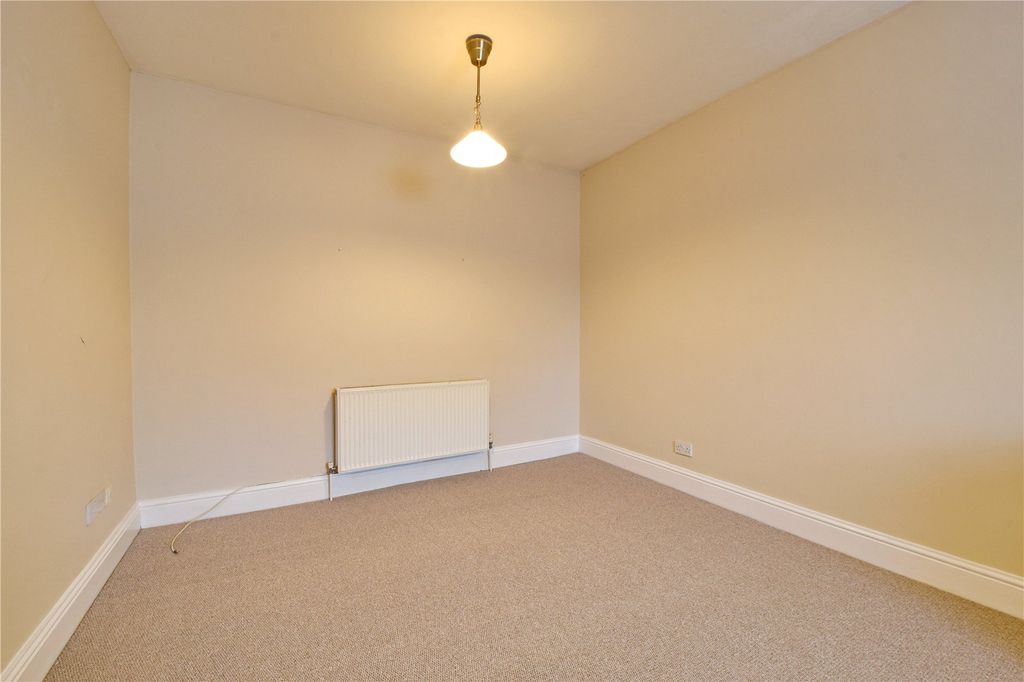 Property photo 2 of 9 Picture No. 16