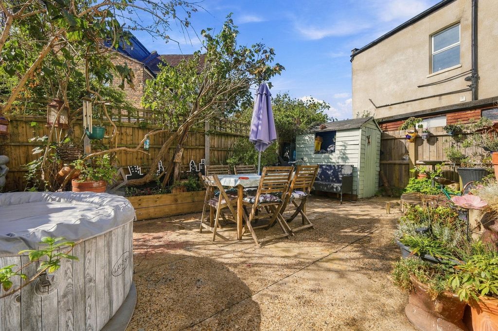 Property photo 3 of 21