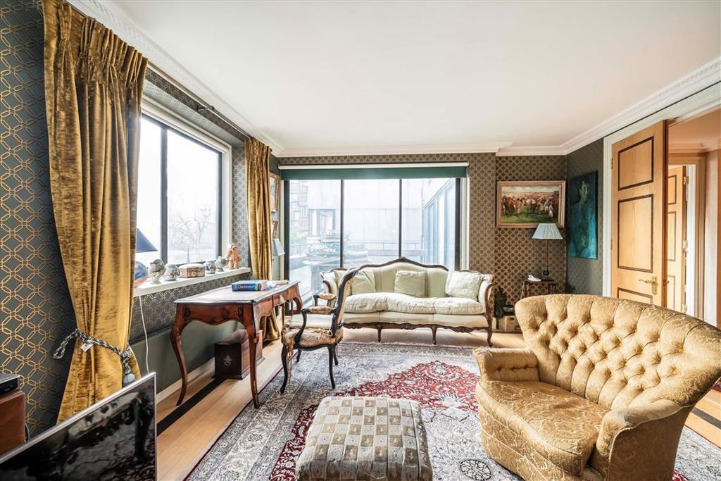 Property photo 3 of 6