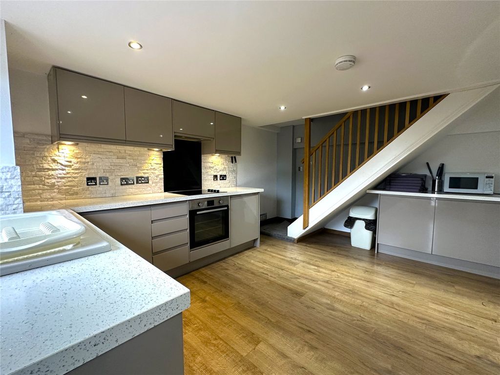 Property photo 3 of 32 Picture No. 27