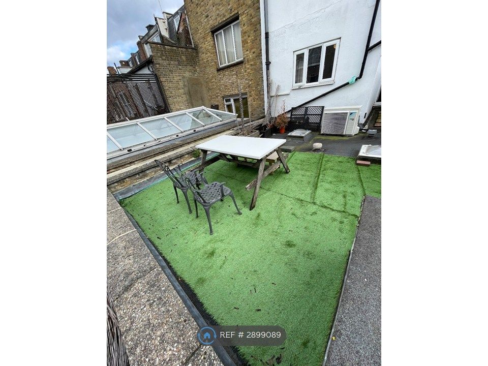 Property photo 2 of 28 Roof Terrace