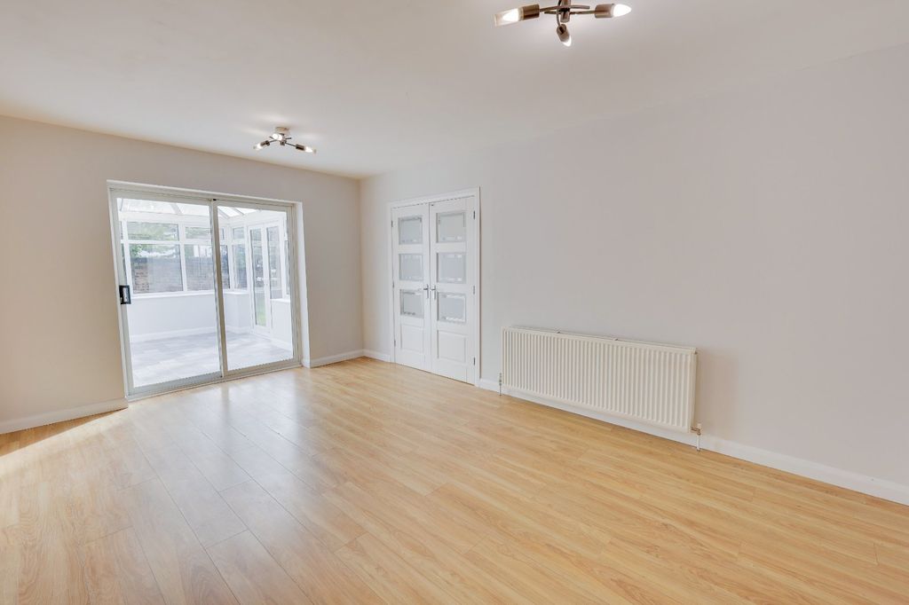 Property photo 3 of 19 Picture No. 03