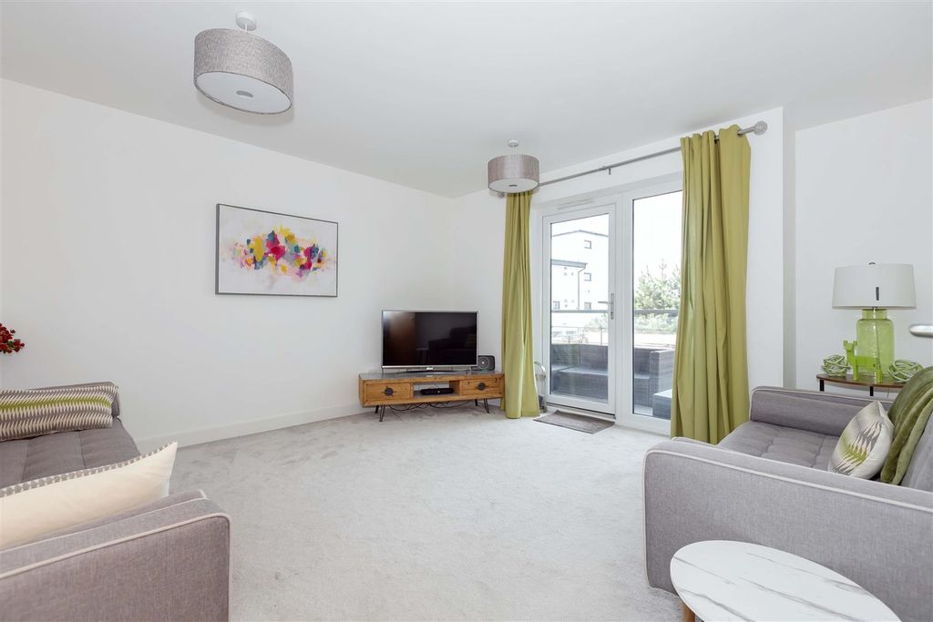 Property photo 2 of 14 Chichester House_9.Jpg