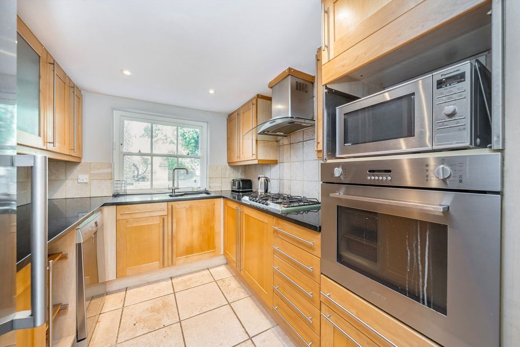 Property photo 3 of 9