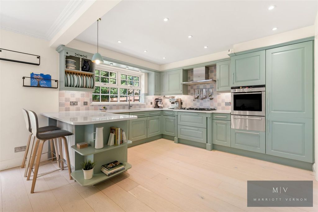 Property photo 3 of 27 Harding Close 7 MV-2.Jpg