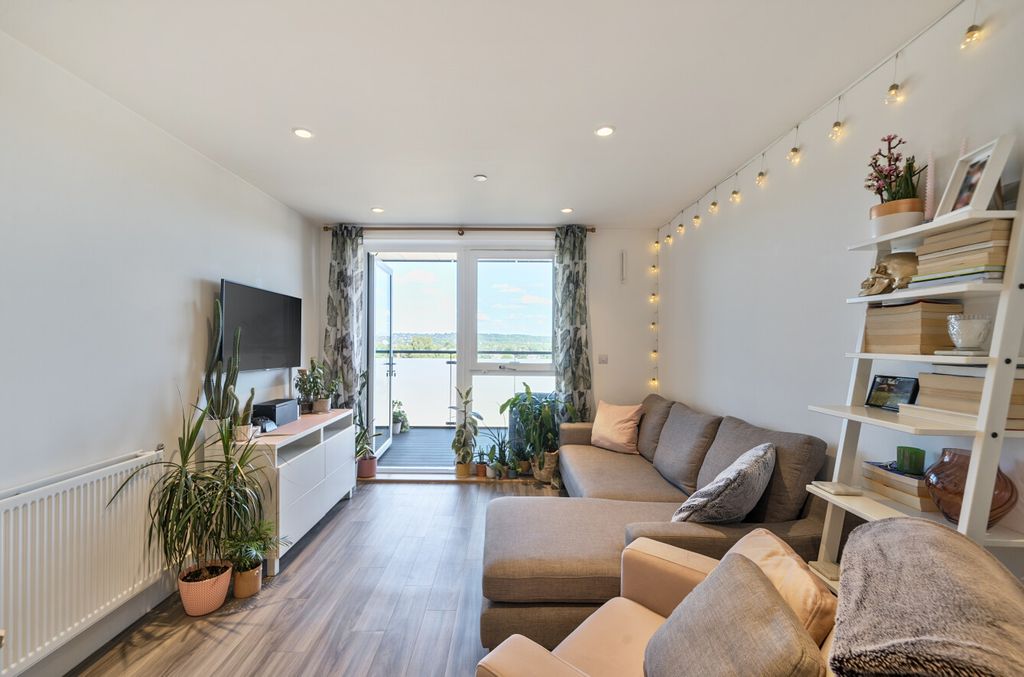 Property photo 2 of 23 1340762-17-689F2F644d318.Jpg