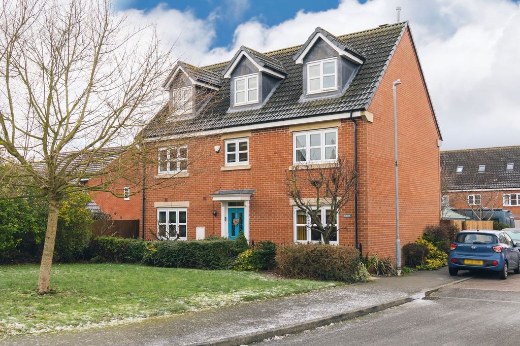 Property photo 1 of 36