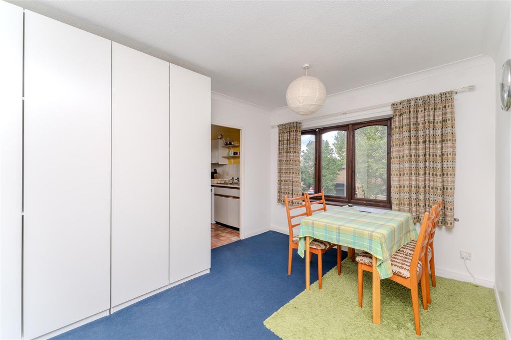 Property photo 3 of 9 35 Kipling Recp.Jpg