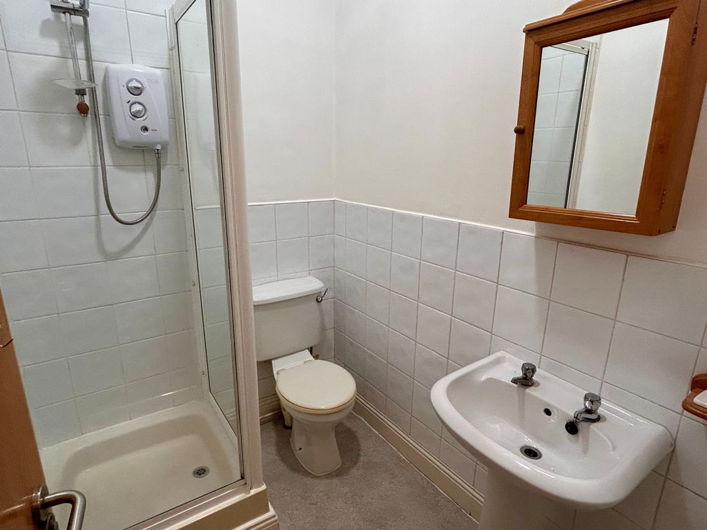 Property photo 3 of 4 1