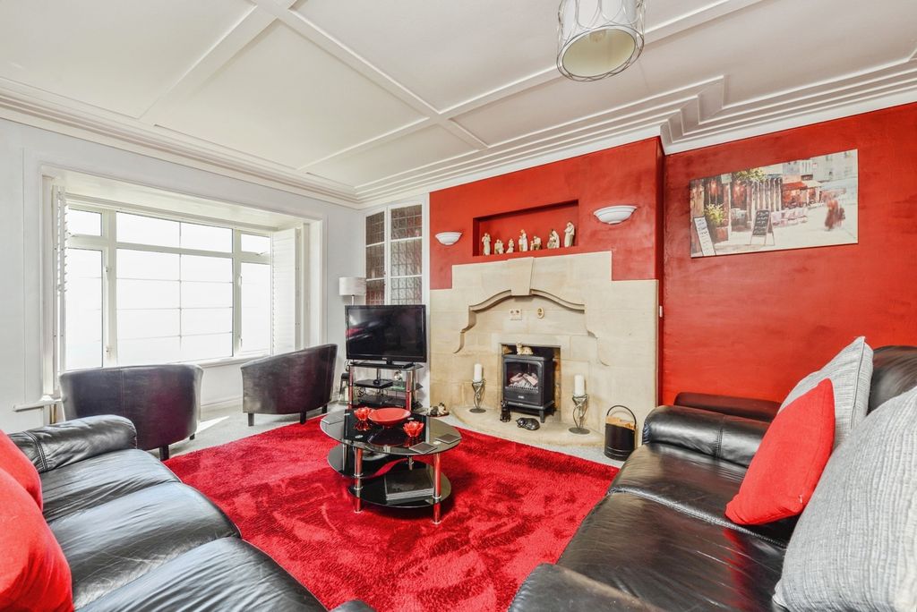 Property photo 2 of 25 Pbox-Img.Jpg