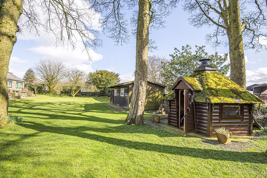 Property photo 2 of 34