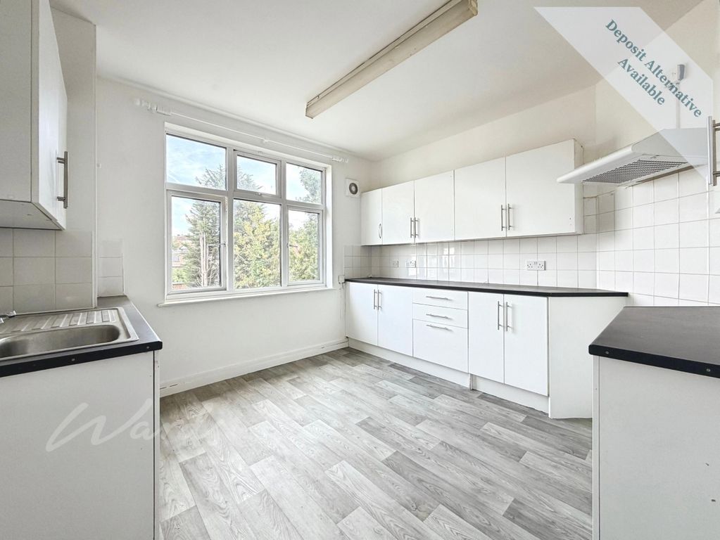 Property photo 2 of 7 Kitchen