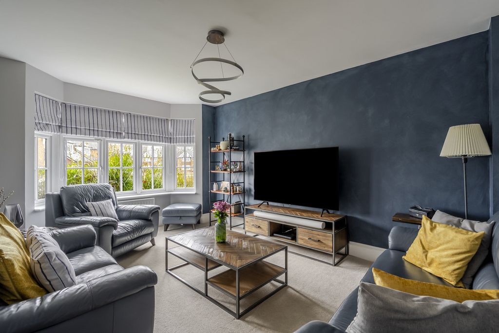 Property photo 3 of 20