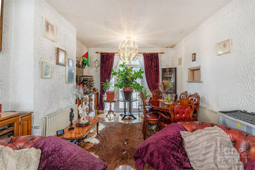 Property photo 2 of 18 Living Room