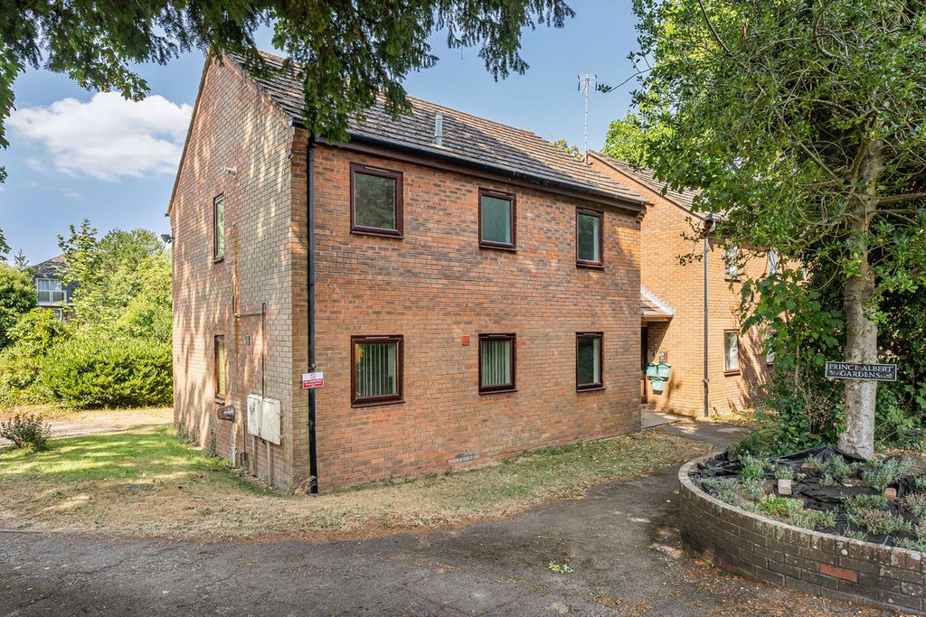 Property photo 1 of 9