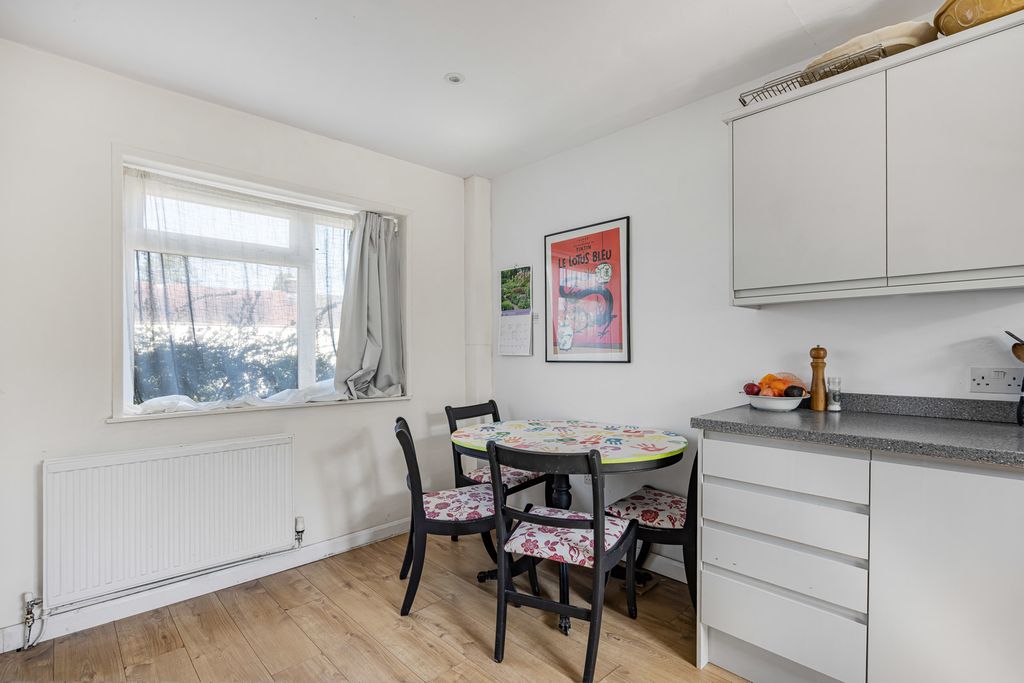 Property photo 3 of 16 Dining Area