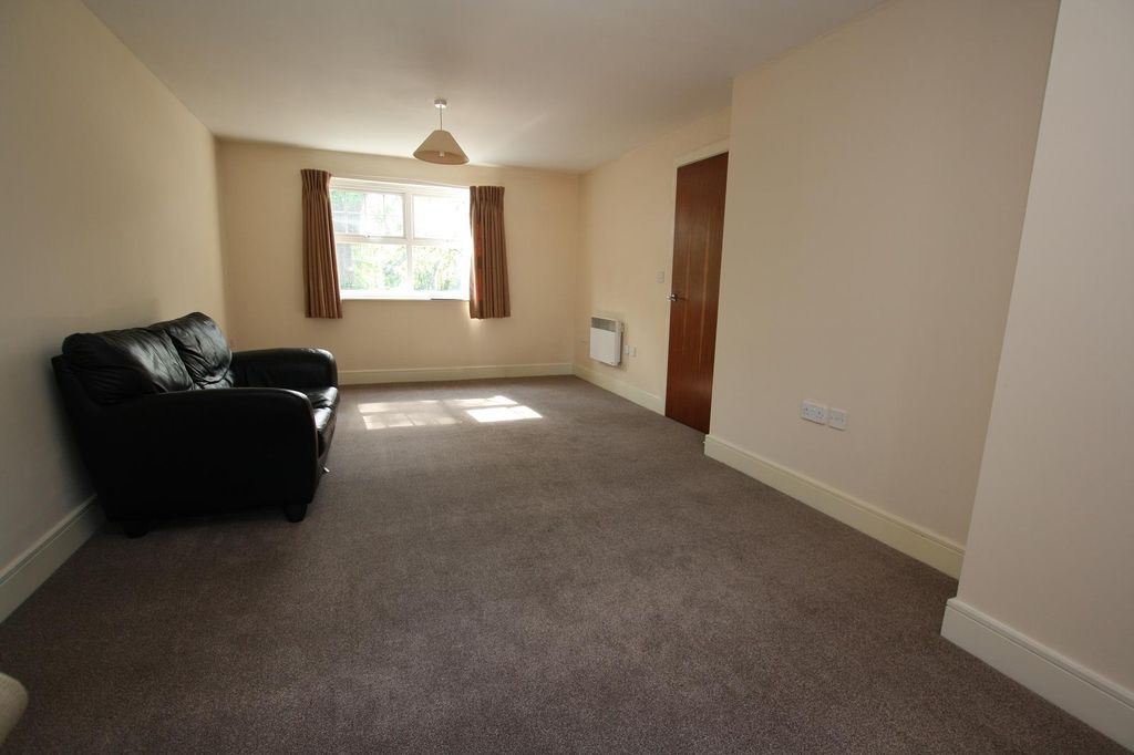 Property photo 2 of 8 Living Room