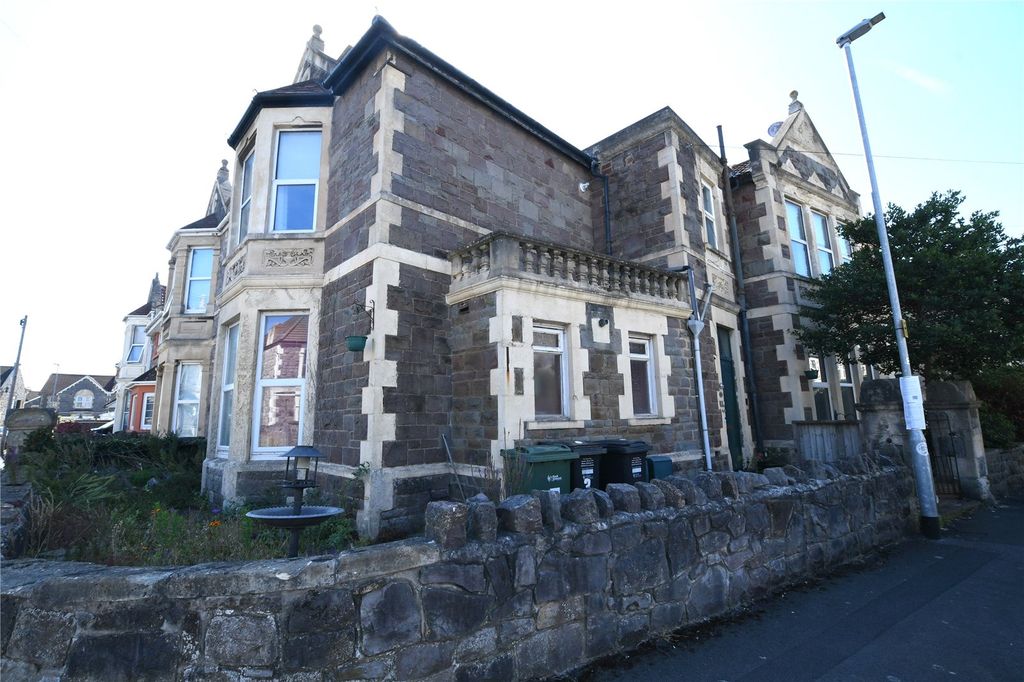 Property photo 1 of 8 Picture No. 24