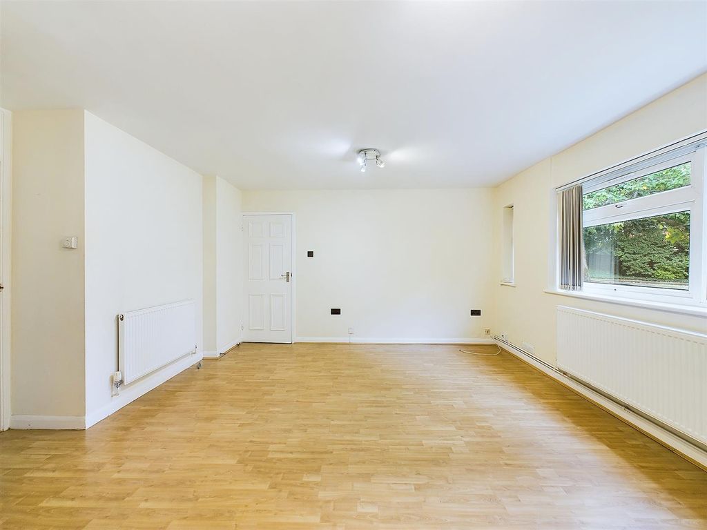 Property photo 3 of 10 Cam03510G0-Pr0189-Still003.Jpg