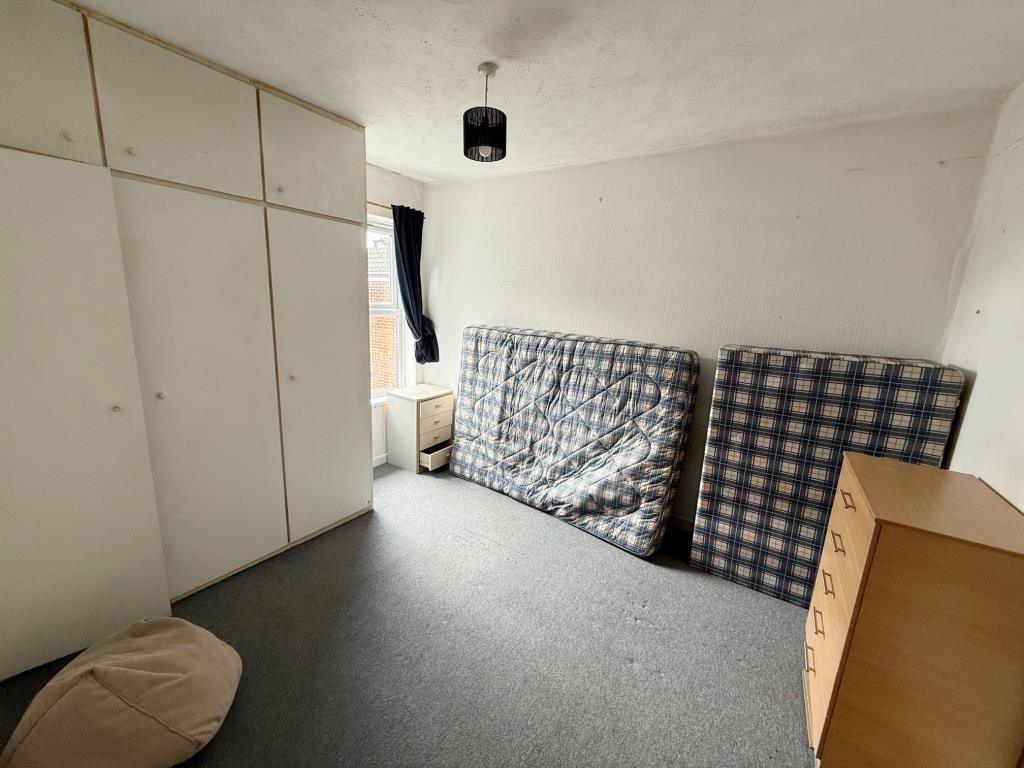 Property photo 3 of 6 Bedroom With Built In Wardrobes