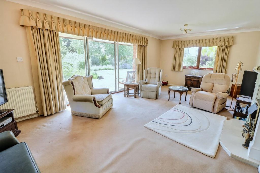 Property photo 2 of 22