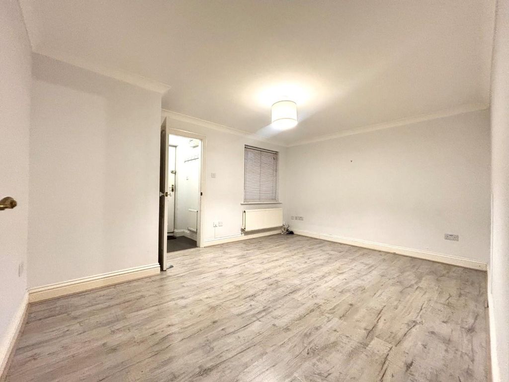 Property photo 2 of 11 Img_4742.Jpg