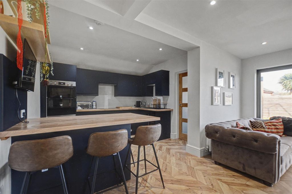 Property photo 3 of 28 Kitchen Area