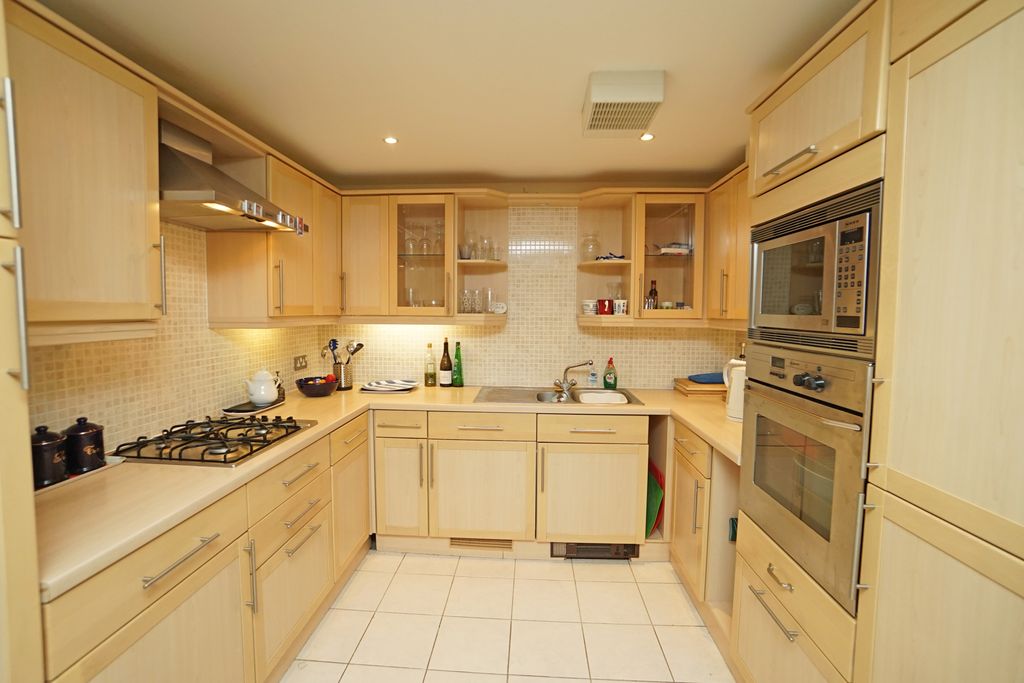 Property photo 2 of 29 Dsc00228