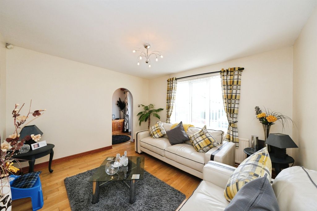 Property photo 3 of 16