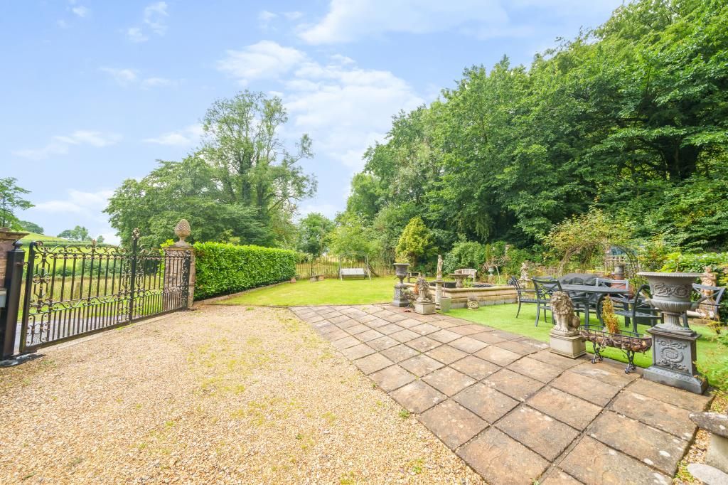 Property photo 2 of 25 Photos