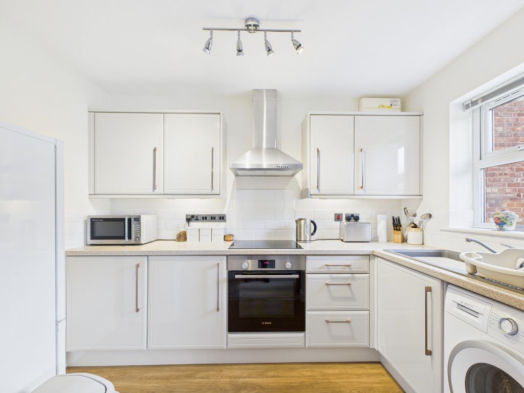 Property photo 2 of 18 4592903