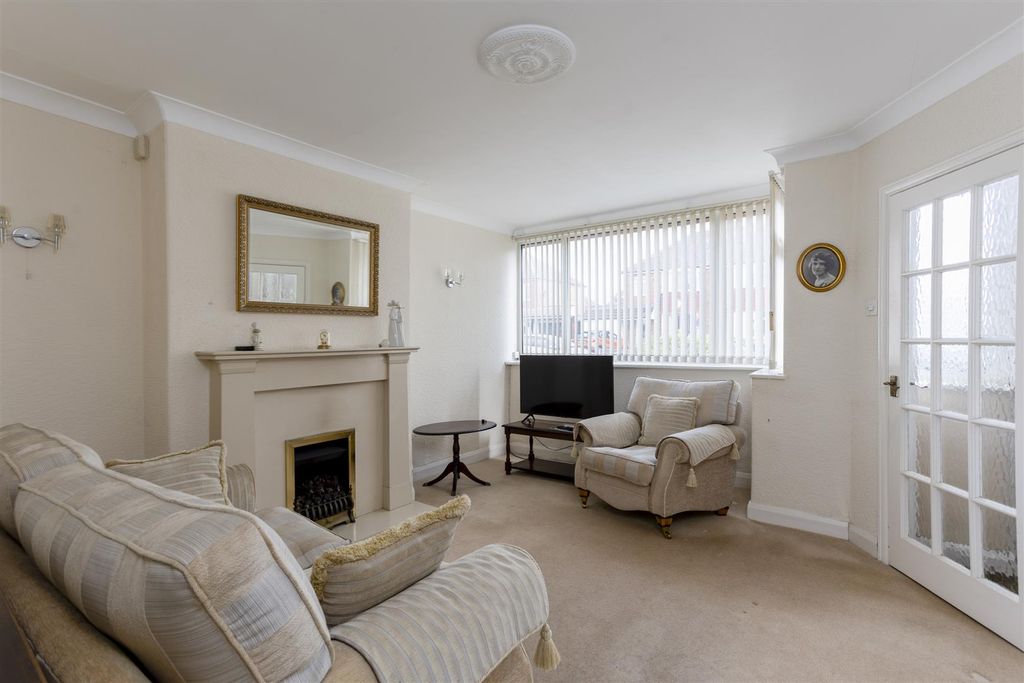 Property photo 2 of 18 36_Whernside_Avenue_1.Jpg