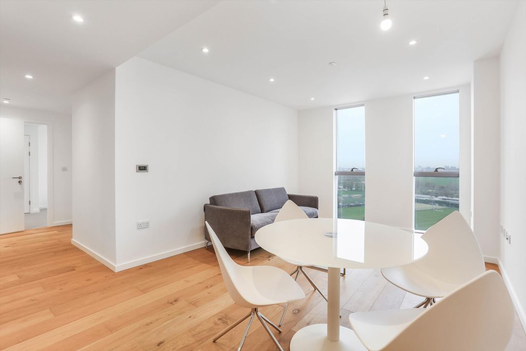 Property photo 2 of 12 Image