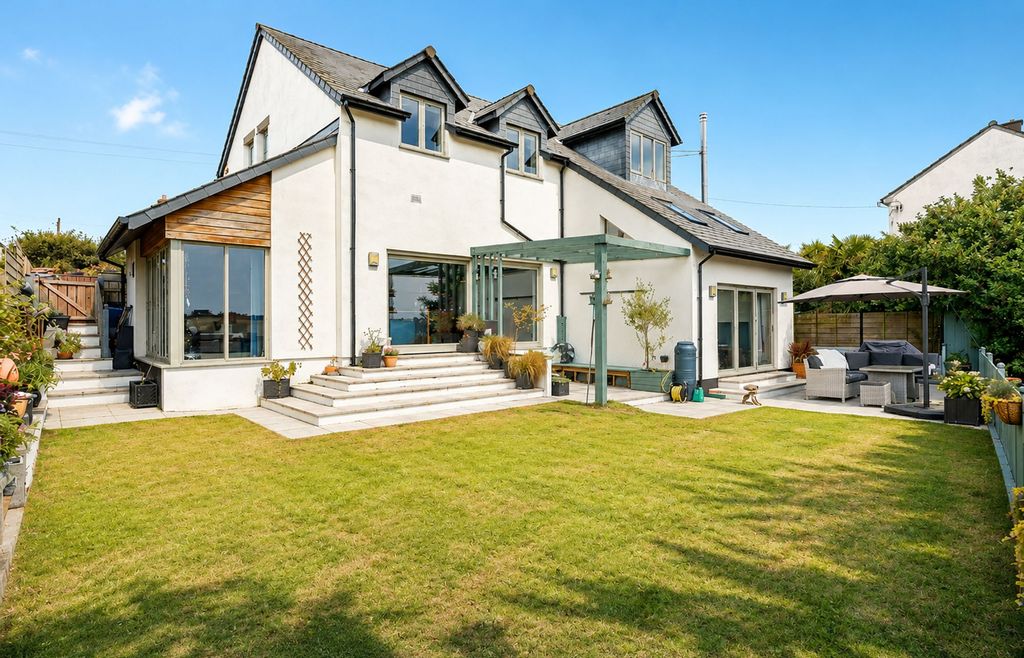 Property photo 1 of 30