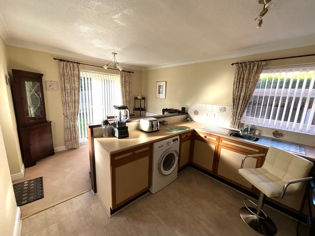 Property photo 3 of 14 Img_3154