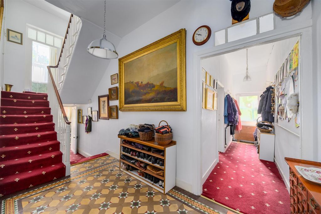 Property photo 3 of 30 38 Hilmorton Road-6.Jpg