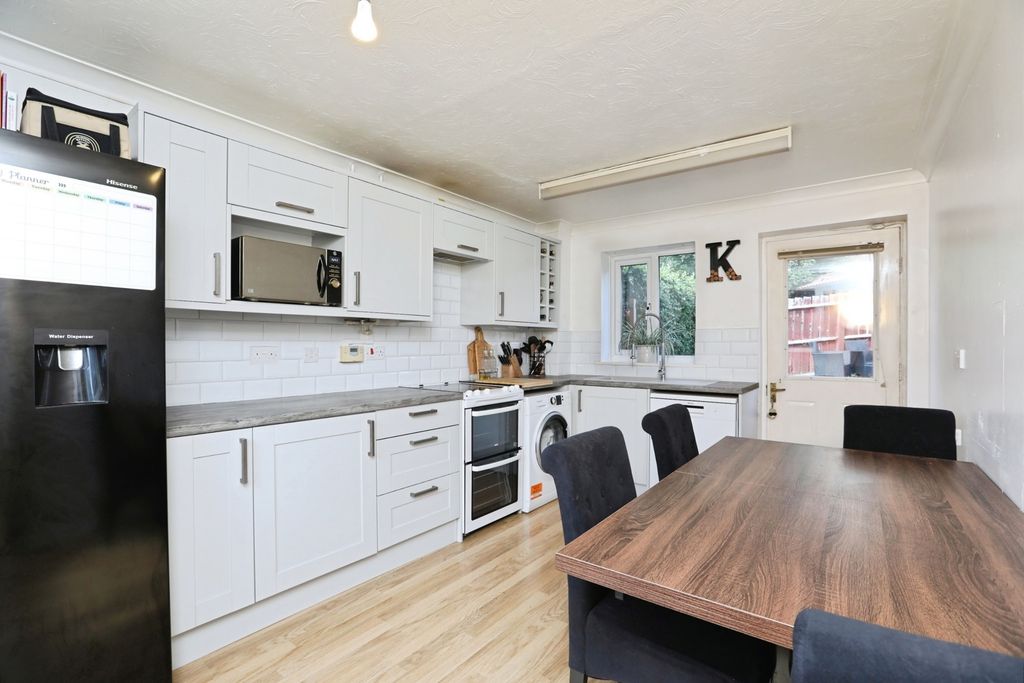 Property photo 3 of 13 Pbox-Img.Jpg