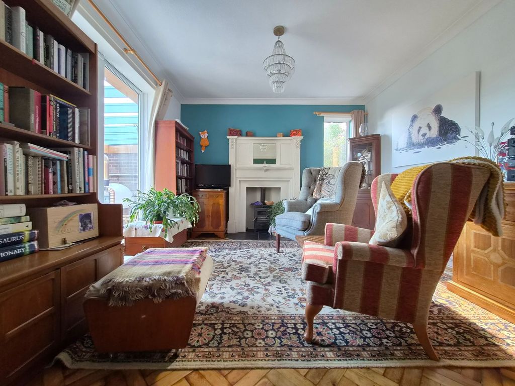 Property photo 2 of 19