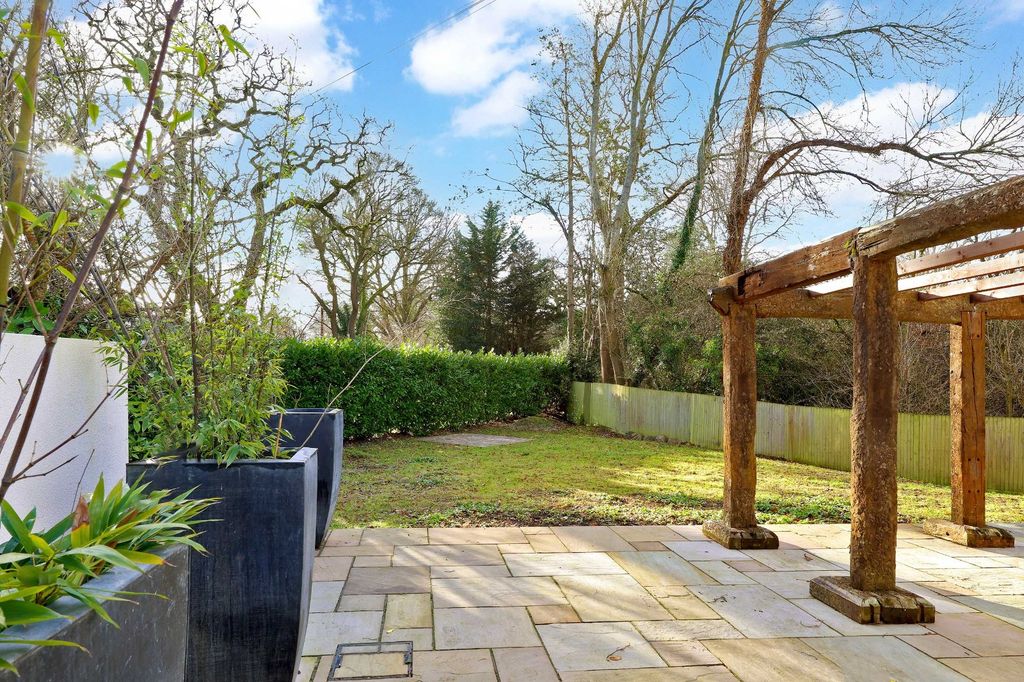 Property photo 3 of 6 Garden