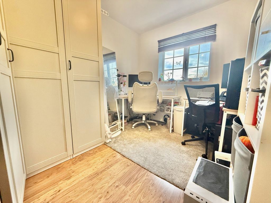 Additional image 8 of 2 bed flat for saleDonnington Court, Dudley DY1