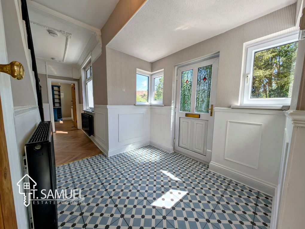 Property photo 2 of 44 Hallway