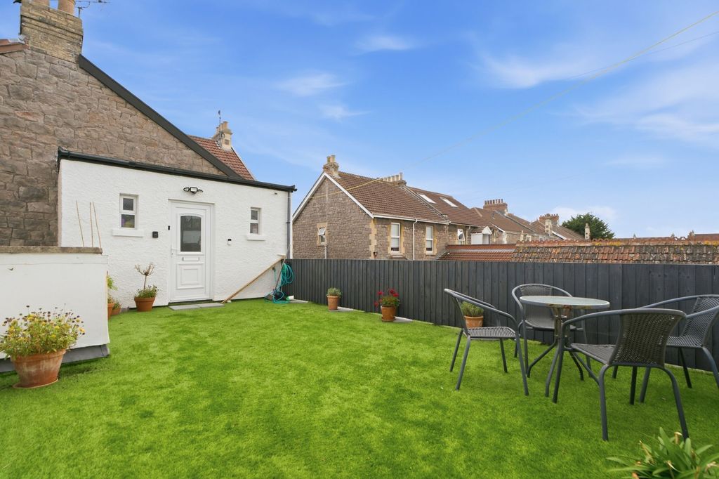 Property photo 1 of 25